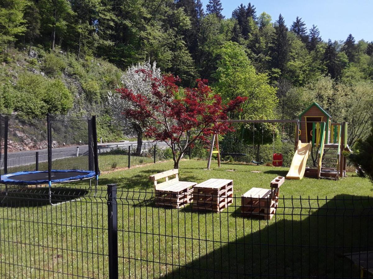Apartmaji Tisa In Zana Rovte Dış mekan fotoğraf