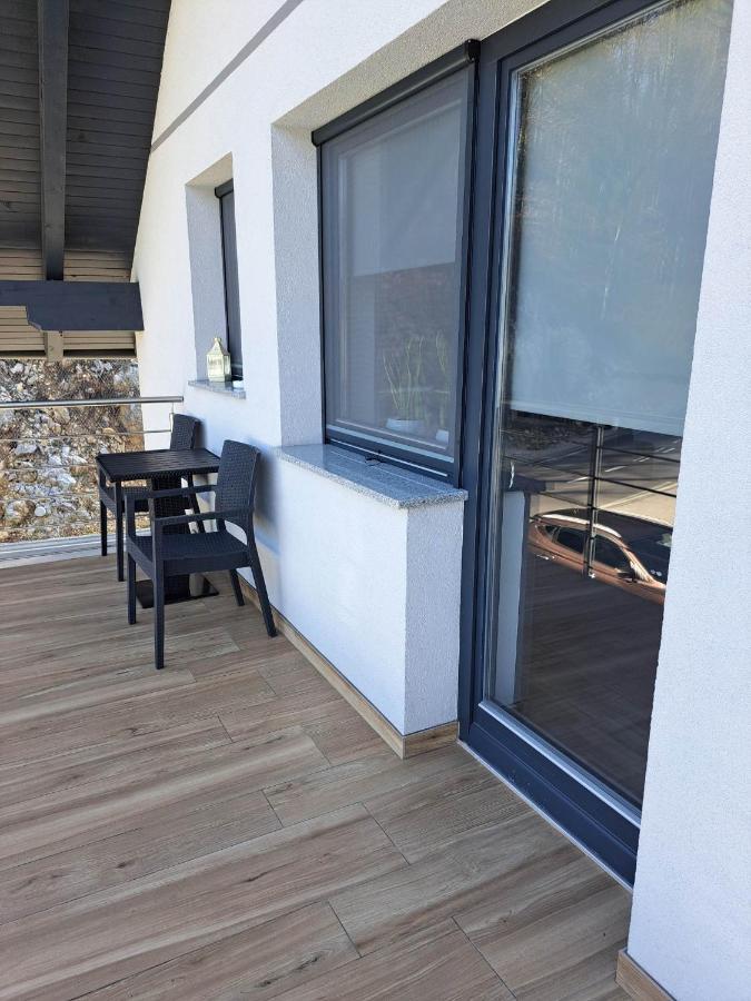 Apartmaji Tisa In Zana Rovte Dış mekan fotoğraf